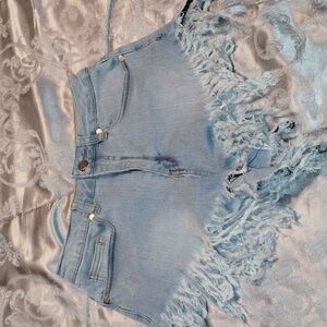 Shein light wash denim shorts heavily frayed hem - Women Sz XS- Pre-owned!!!